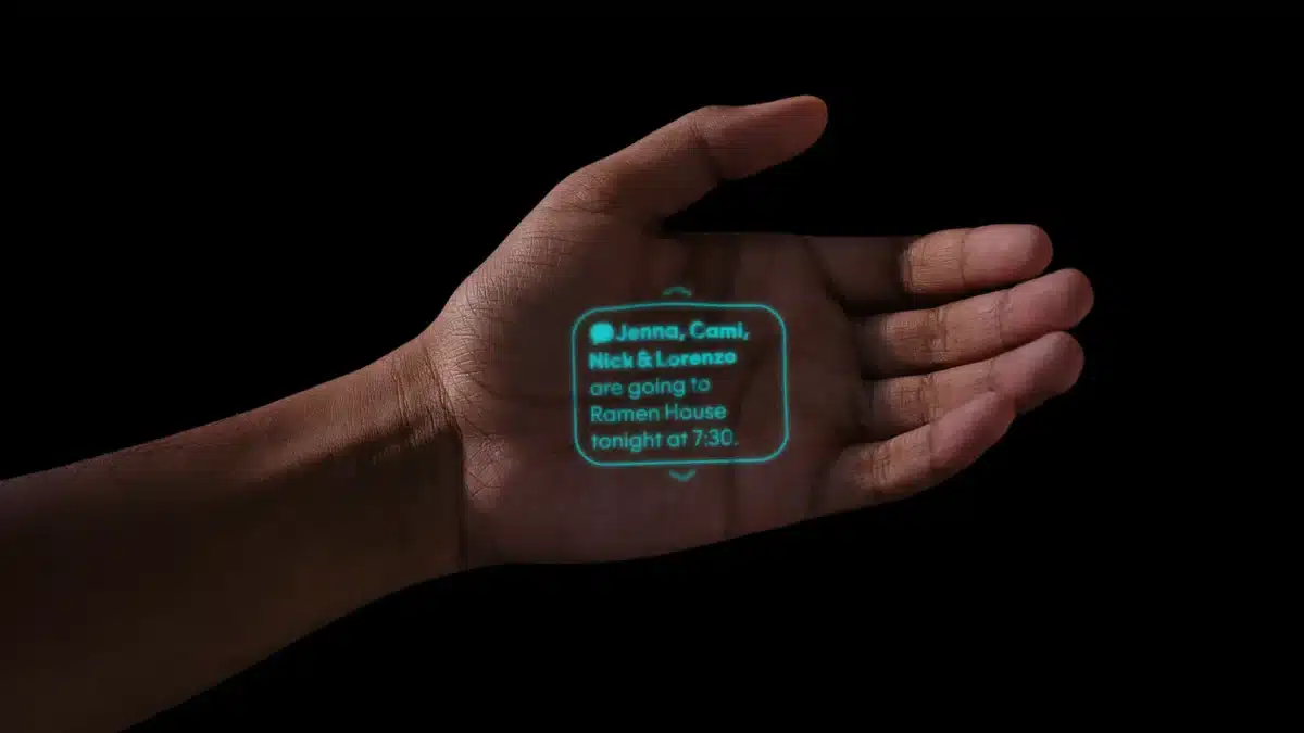 AI Pin: el dispositivo que convierte la palma de tu mano en un móvil