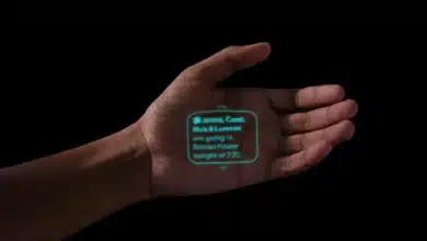 AI Pin: el dispositivo que convierte la palma de tu mano en un móvil