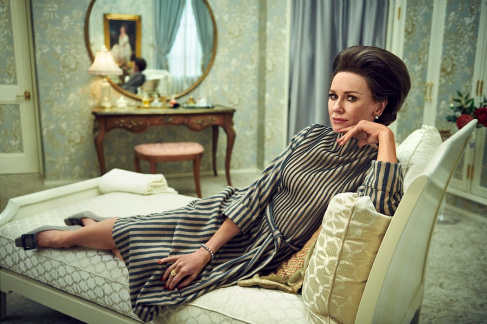 Naomi Watts como Babe Paley en Feud.