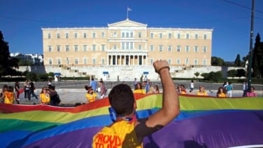 Grecia aprueba el matrimonio homosexual y la adopción de menores por parejas del mismo sexo