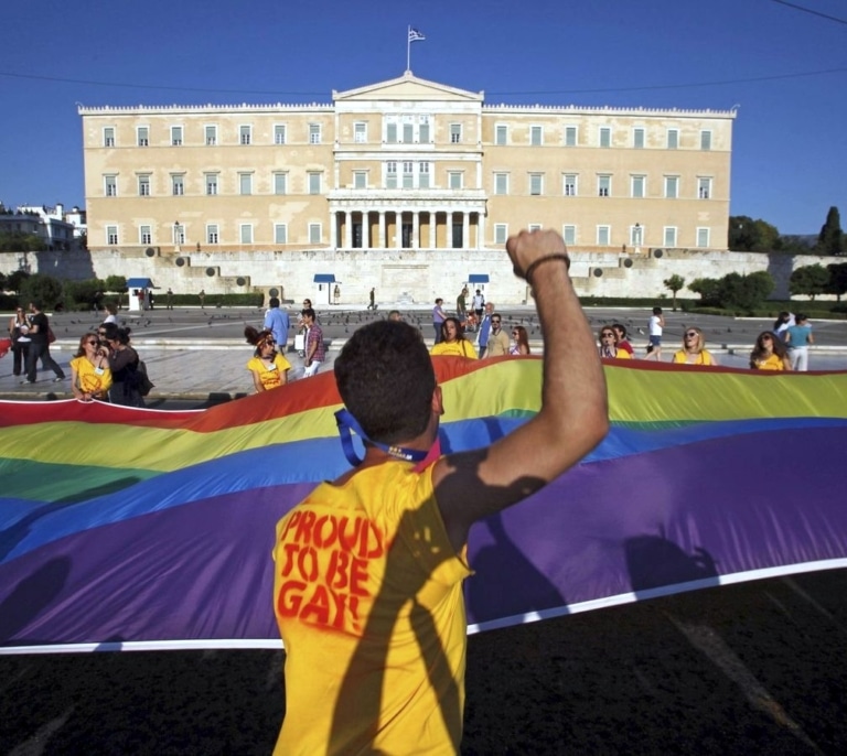 Grecia aprueba el matrimonio homosexual y la adopción de menores por parejas del mismo sexo