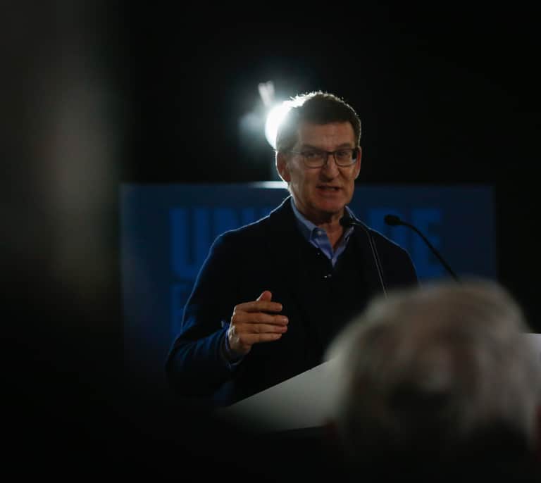 Las exigencias de Junts al PP: amnistía, consulta, volver como Tarradellas y que les pidiera perdón el Rey