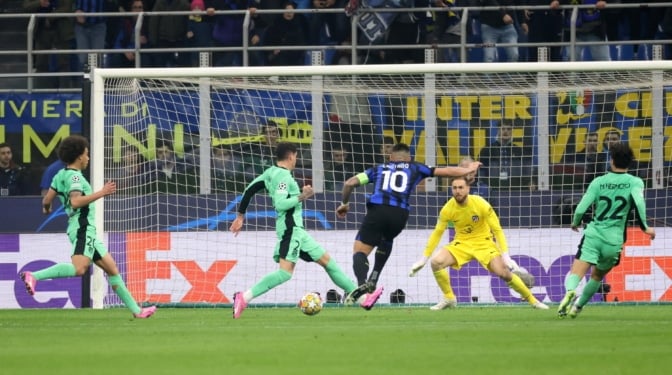 La avalancha del Inter tumba al Atlético y obliga a remontar en el Metropolitano