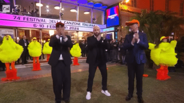 John Travolta causa sensación en San Remo al ritmo de 'Los Pajaritos'