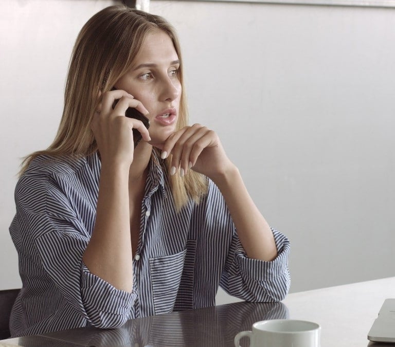 Qué pasa si contesto a una llamada de spam: los riesgos          