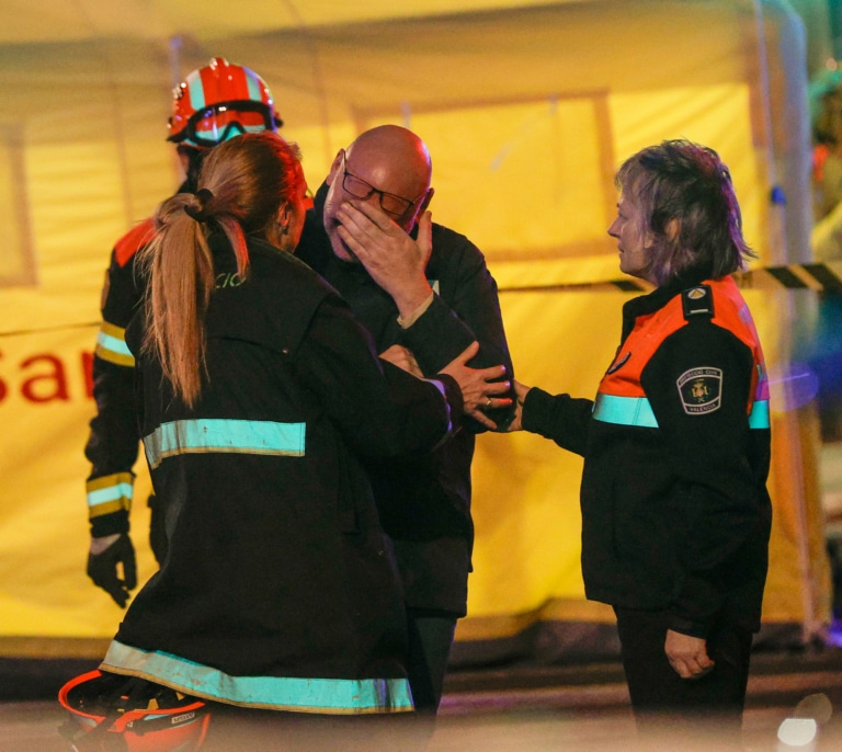 Localizado un décimo cuerpo dentro del edificio quemado de Valencia