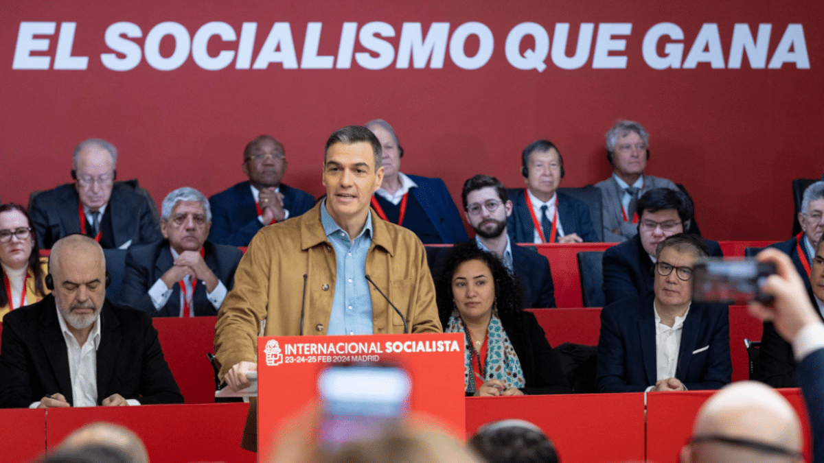 Pedro Sánchez interviene en la inauguración del Consejo de la Internacional Socialista, que él preside, este sábado en la sede del PSOE en Ferraz.