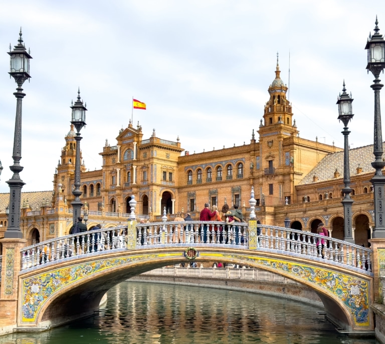 El Gobierno rechaza cerrar la Plaza de España de Sevilla para cobrar entradas y se enfrenta al Ayuntamiento