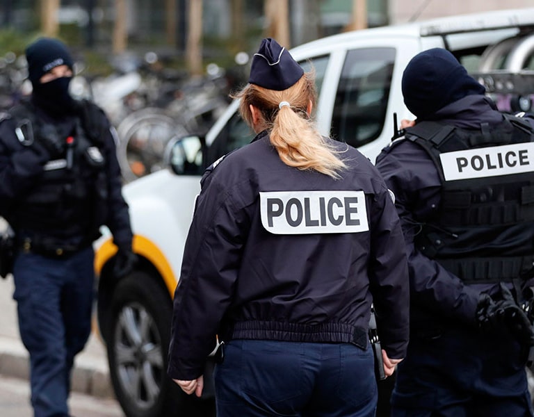 La policía mata en París a un hombre por amenazar a una persona con un cuchillo de carnicero