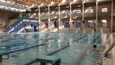 Al menos diez heridos leves por respirar vapor tóxico en una piscina pública de Madrid