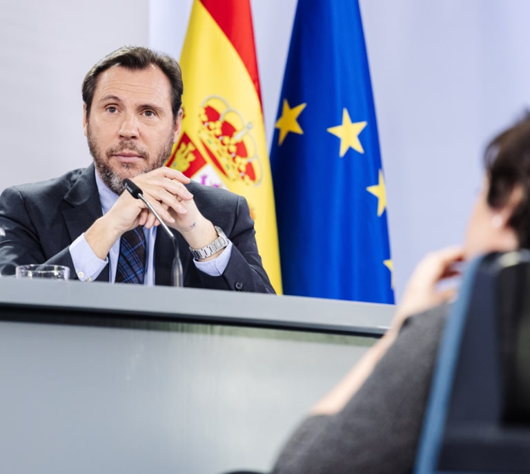 Puente critica la decisión de Ábalos pero no cree que haya "metido la mano"
