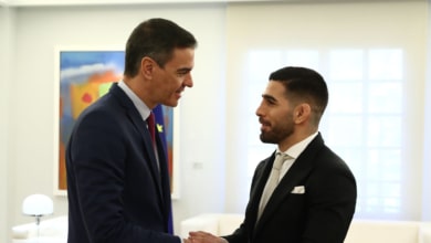 Pedro Sánchez cede al sueño de Ilia Topuria: "Tu amor por España se reflejará en tu DNI"