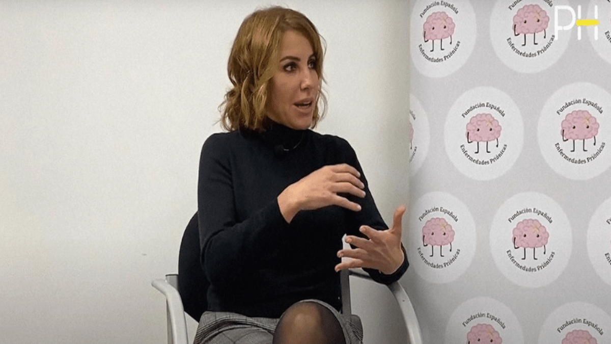 Sara González, vicepresidenta de Priónicas España en un acto de la Fundación