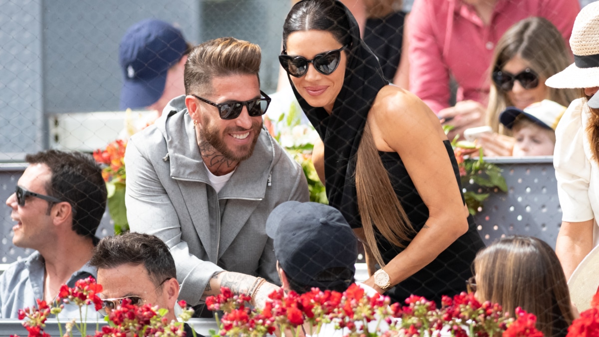 Sergio Ramos y Pilar Rubio en un partido de tenis.