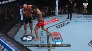 Ilia Topuria deja KO a Alexander Volkanovski, así ha sido el golpe definitivo del nuevo campeón del mundo