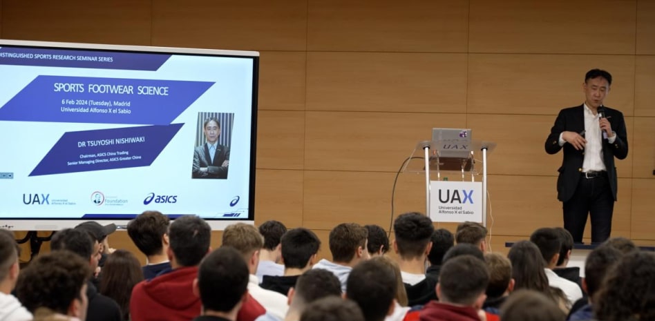 El presidente de ASICS China Trading enfatiza la importancia de la innovación deportiva en su visita a la Universidad Alfonso X el Sabio