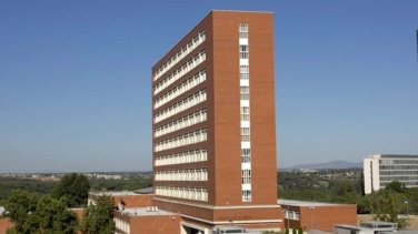 Una estudiante se lanza desde el edificio de la facultad de Geografía e Historia de la Complutense