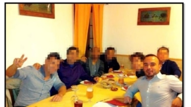 Una pizzería, un yate y una barbacoa con un clan de la droga: las "falsedades" que el grupo Antinarco busca desmontar