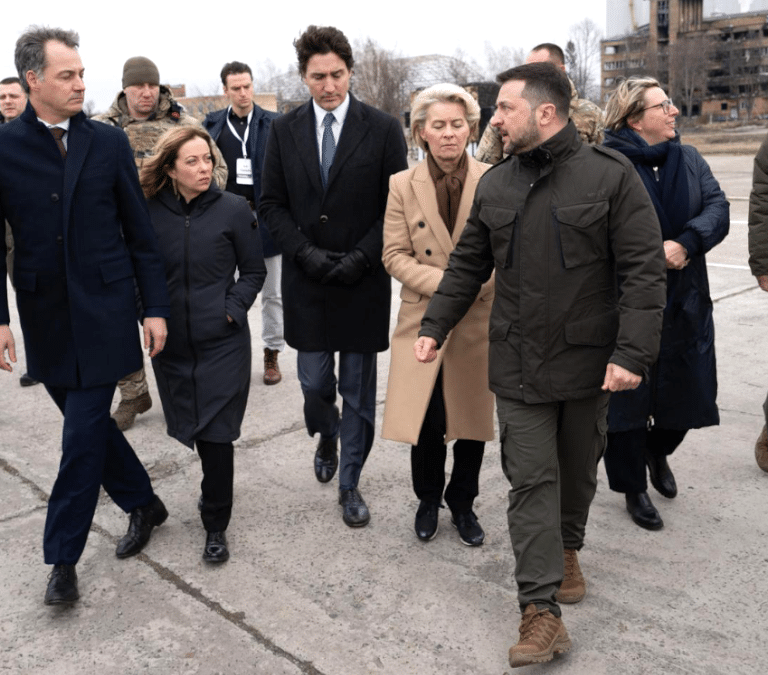 Von der Leyen garantiza a Zelenski el apoyo de Europa frente a Rusia