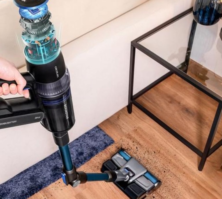 Cecotec triunfa con su nuevo lanzamiento: este aspirador vertical sin cables que está a un súper precio