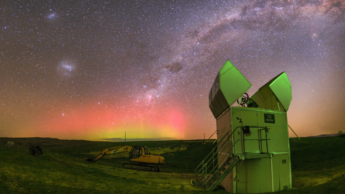 Los telescopios españoles que vigilan el cielo desde los cinco continentes: "Es un hito que nadie más ha logrado"