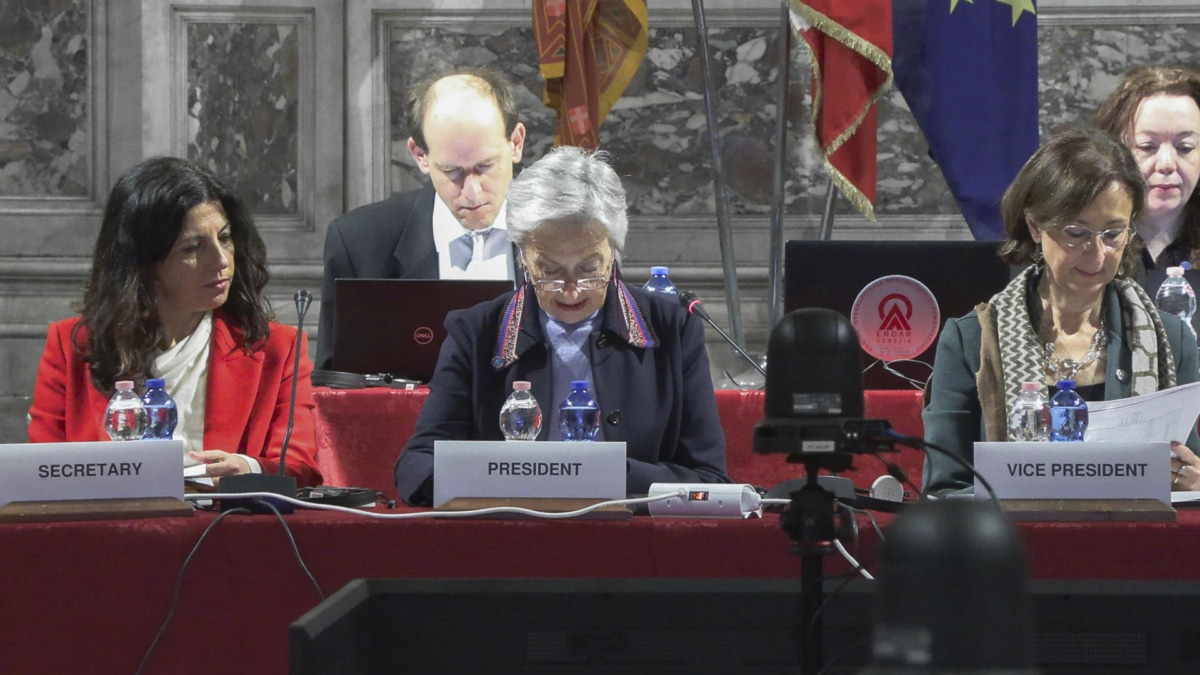 La presidenta de la Comisión de Venecia, Claire Bazy Malaurie