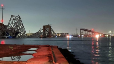 Al menos veinte desaparecidos tras derribar un barco el puente más largo de Baltimore