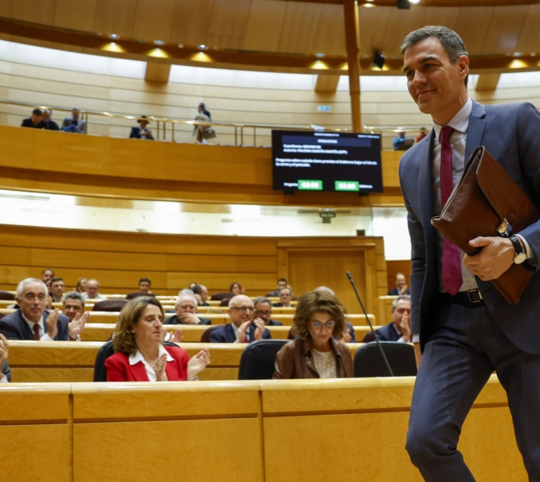El Gobierno coge oxígeno con el caso de la pareja de Ayuso para sortear el 'escándalo Koldo'