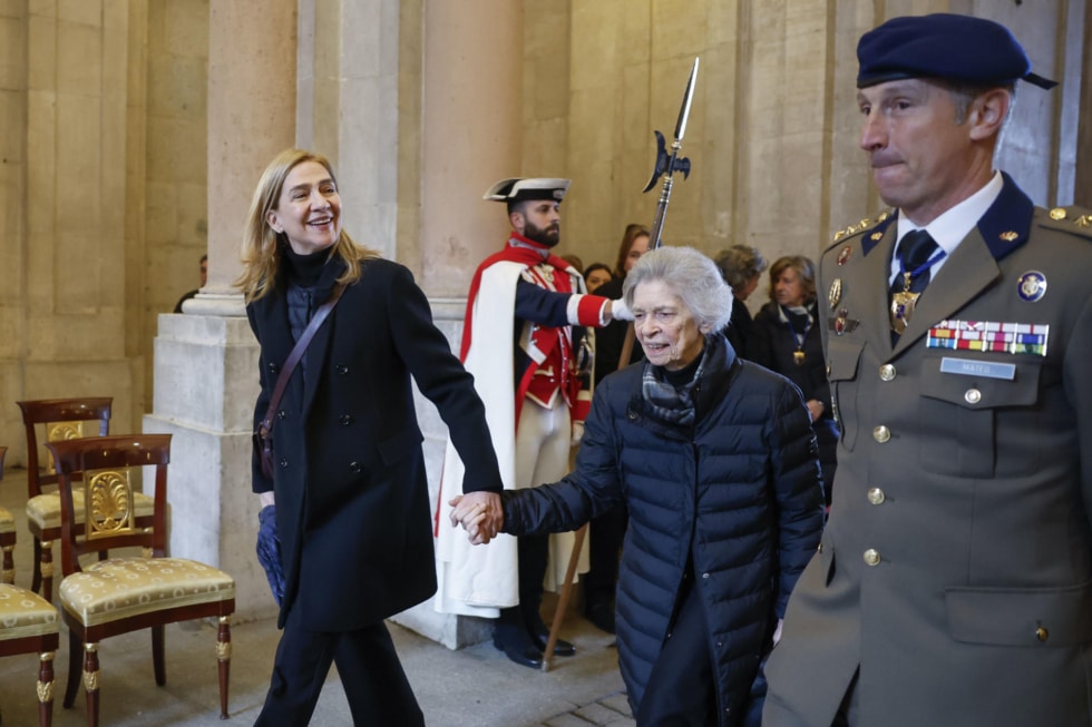 La infanta Cristina ha estado en todo momento pendiente de su tía Irene.