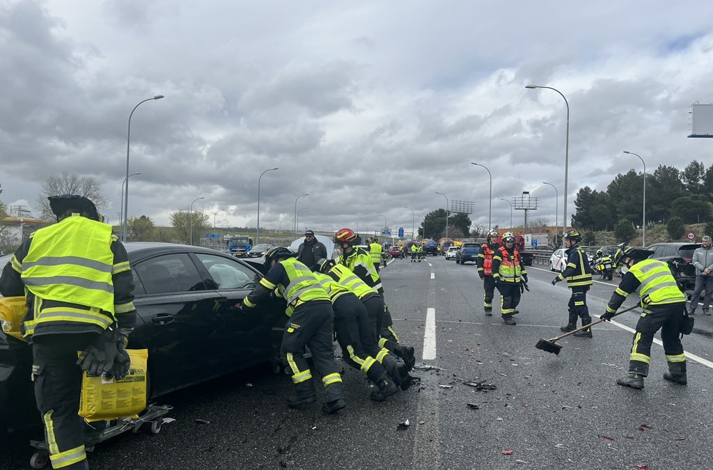 ➡️ Tiroteo entre narcos en la autovía de Cádiz por el robo de un cargamento de hachís Accidente múltiple en la entrada a Madrid por la A-3