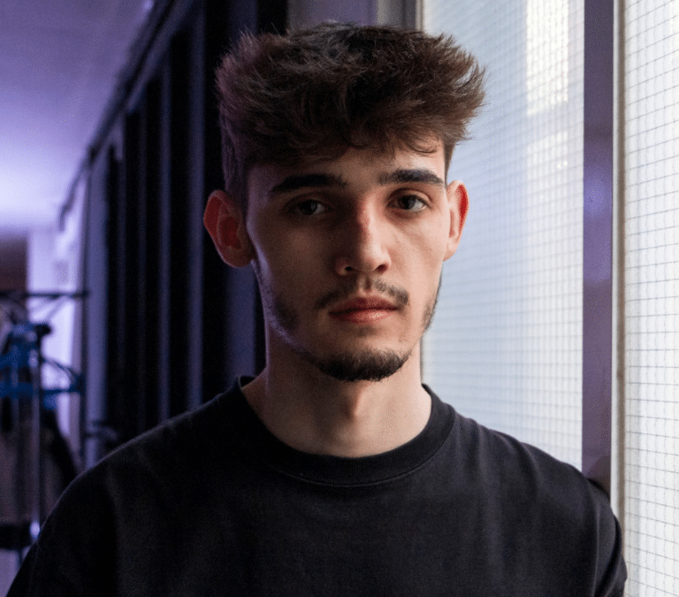 Así es 'Alcasec', el joven que puso en jaque la seguridad nacional