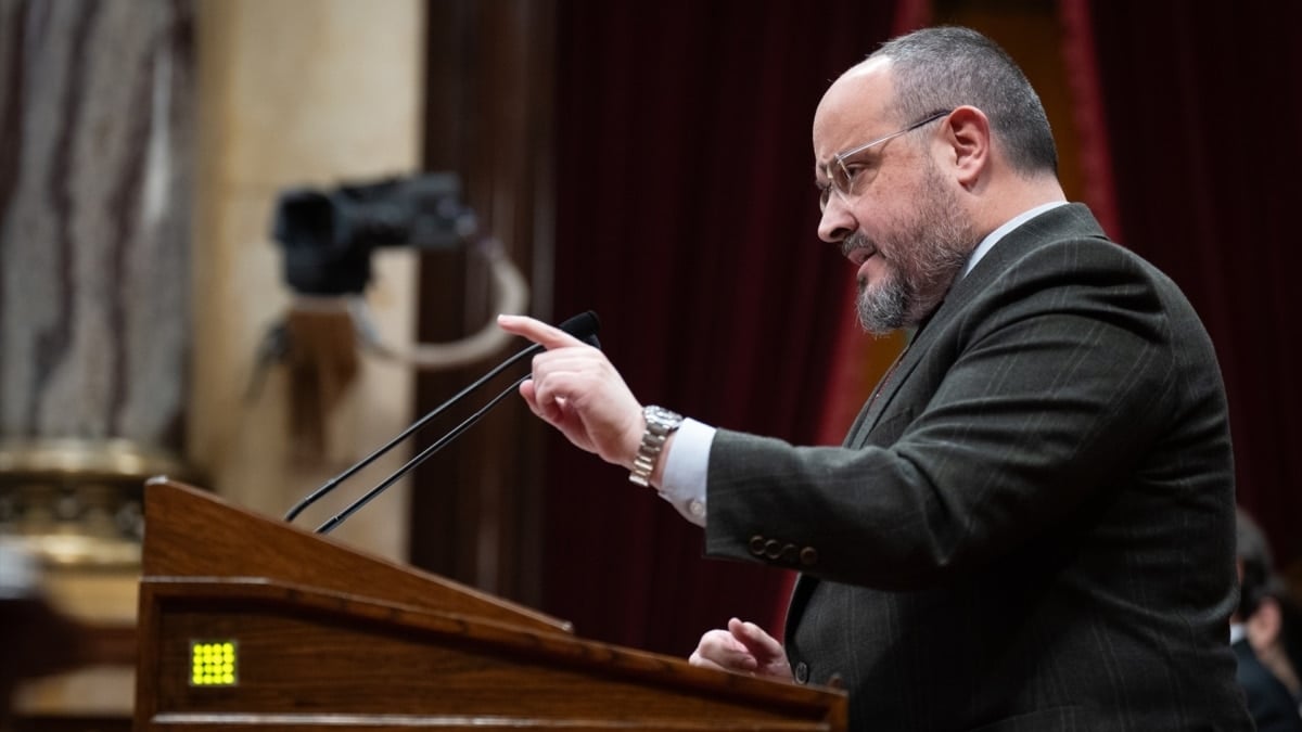 El presidente del PP de Cataluña, Alejandro Fernández, interviene durante el pleno del debate a la totalidad de Presupuestos 2024, este miércoles