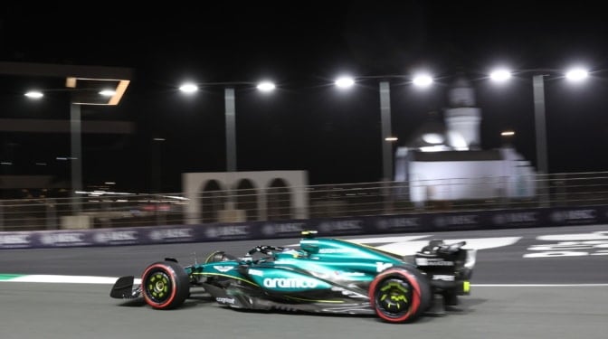 Alonso vuela en clasificación y luchará por el podio en Arabia Saudí