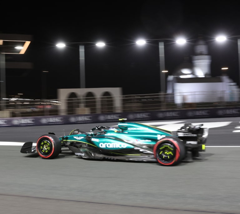 Alonso vuela en clasificación y luchará por el podio en Arabia Saudí