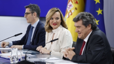 El Gobierno urge a Ayuso a dar "explicaciones" por el fraude de su pareja: "Más transparencia y menos fruta"