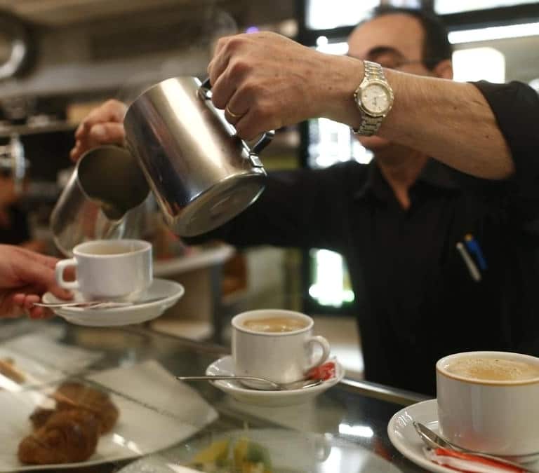 El Supremo establece que la pausa del desayuno y los 15 minutos de cortesía al inicio de la jornada son trabajo efectivo