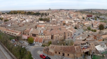 Toledo estudia cobrar una tasa turística para grupos masivos de un día y apunta a verano para regular los pisos turísticos