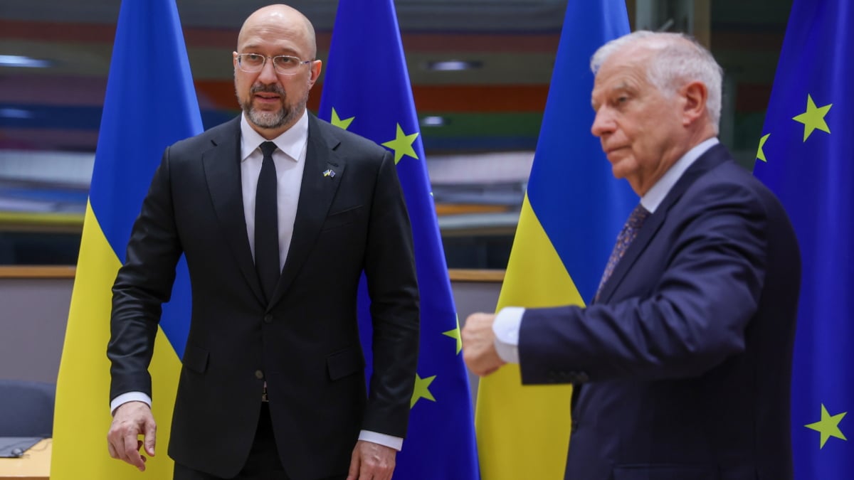 El presidente del Consejo Europeo, Charles Michel, y el jefe de la diplomacia europea, Josep Borrell, en Bruselas.