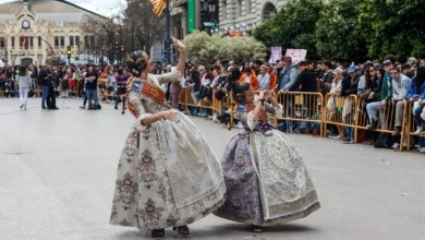 Las típicas costumbres valencianas que puedes hacer en  Fallas