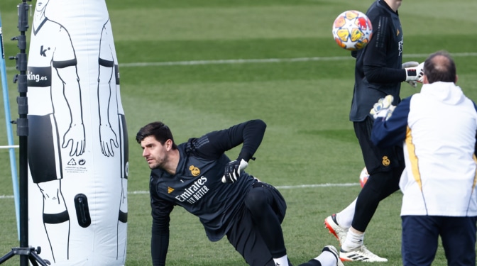Courtois se retira llorando del entrenamiento con el menisco roto