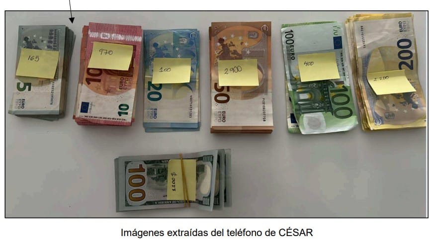 Imágenes del dinero en efectivo que un empresario mandaba al grupo que compartía con Víctor de Aldama