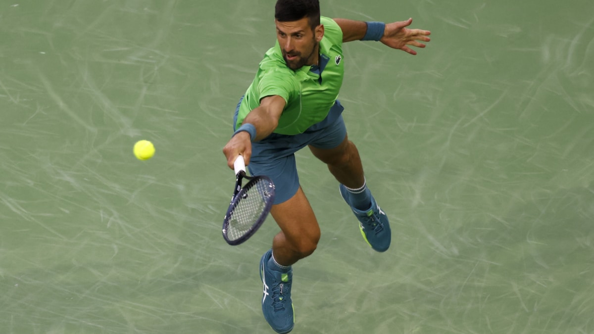 Novak Djokovic en su partido con Luca Nardi en Indian Wells
