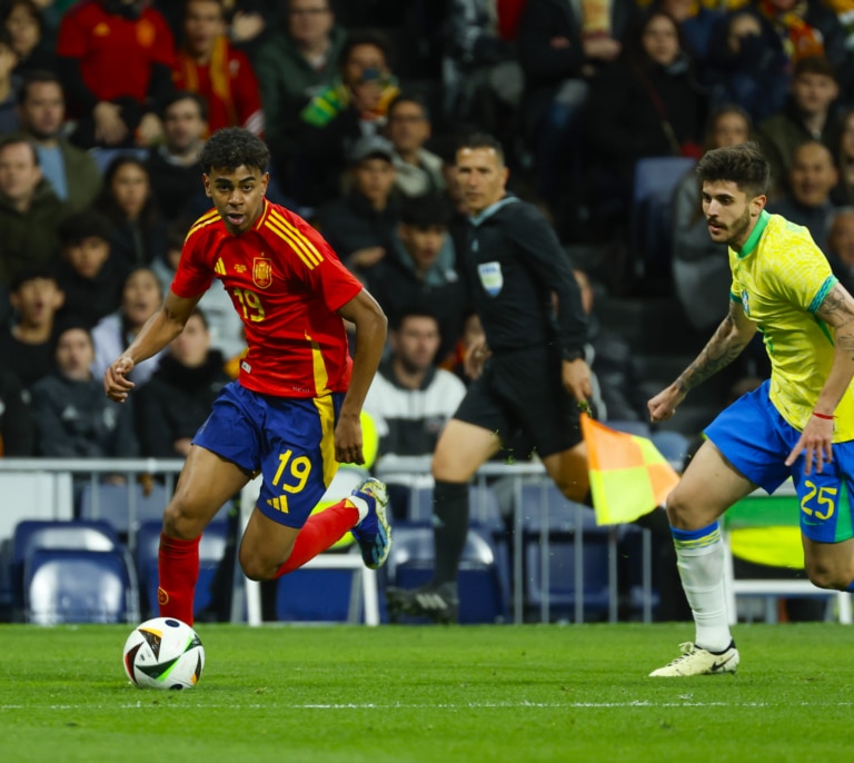 España no logra imponerse a Brasil, que empató en el último minuto (3-3)