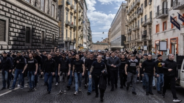 Los ultras visten como niños bien: de obreros 'skinhead' a pijos con Fred Perry