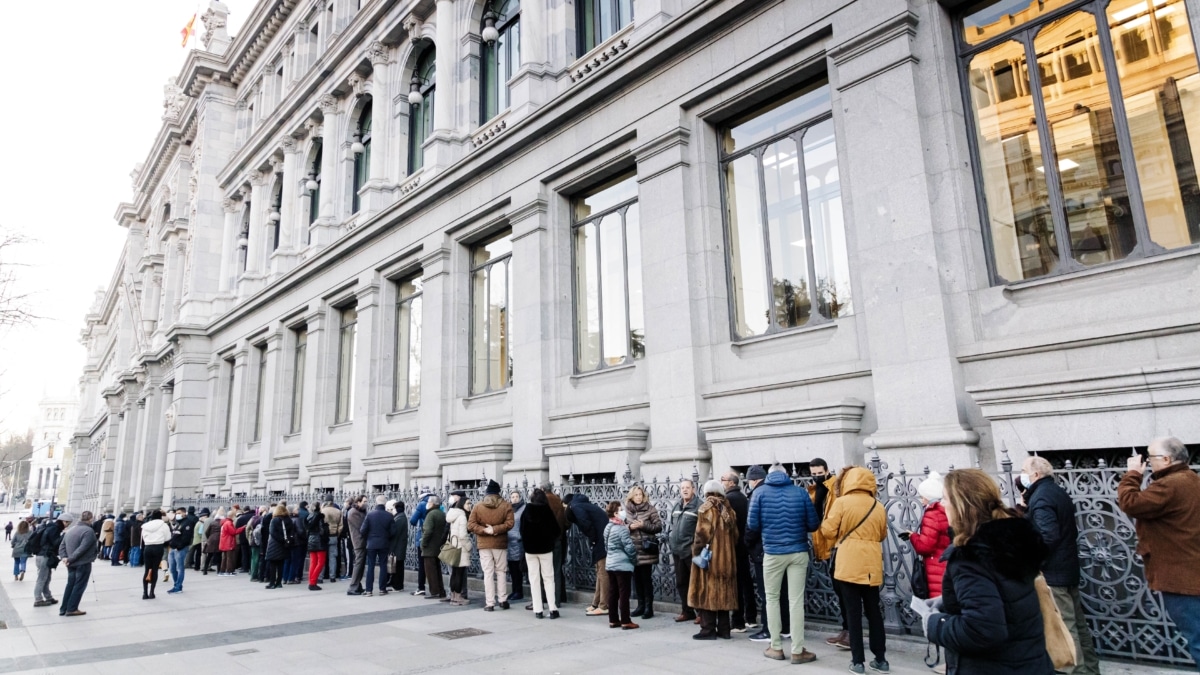 La rentabilidad de las letras a 6 y 12 meses aumenta en una subasta en la que la demanda casi duplica la oferta