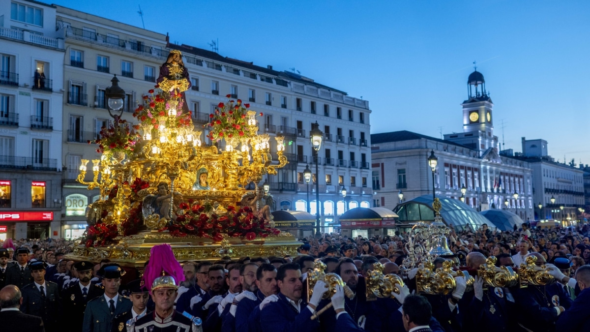 El paso de Nuestro Padre Jesús Nazareno durante la procesión del Cristo de Medinaceli