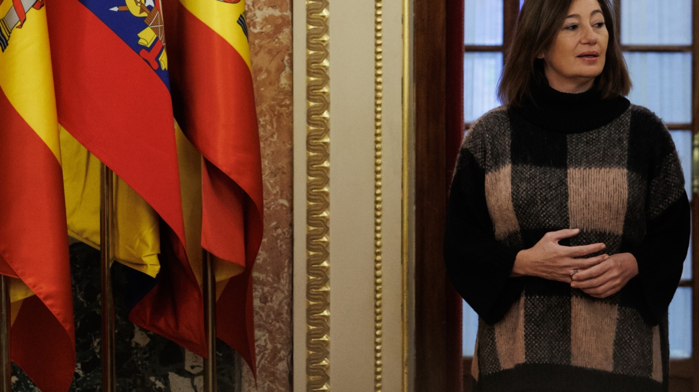 La presidenta del Congreso de los Diputados, Francina Armengol, llega a recibir al presidente de la Asamblea Nacional de Ecuador, durante un encuentro en el Congreso de los Diputados, a 4 de marzo de 2024, en Madrid (España). Armengol sostiene que no se produjo ninguna estafa con las mascarillas que el Gobierno balear adquirió a la empresa ‘Soluciones de gestión y apoyo a empresas’, vinculado al ‘caso Koldo’, en abril de 2020 por valor de 3,7 millones de euros.. El PP ha presentado hoy en el registro del Congreso un escrito para pedir la dimisión de Armengol. 04 MARZO 2024;CASO KOLDO;ARMENGOL;MASCARILLAS;FRAUDE;MATERIAL SNAITARIO;CONGRESO; Alejandro Martínez Vélez / Europa Press 04/3/2024