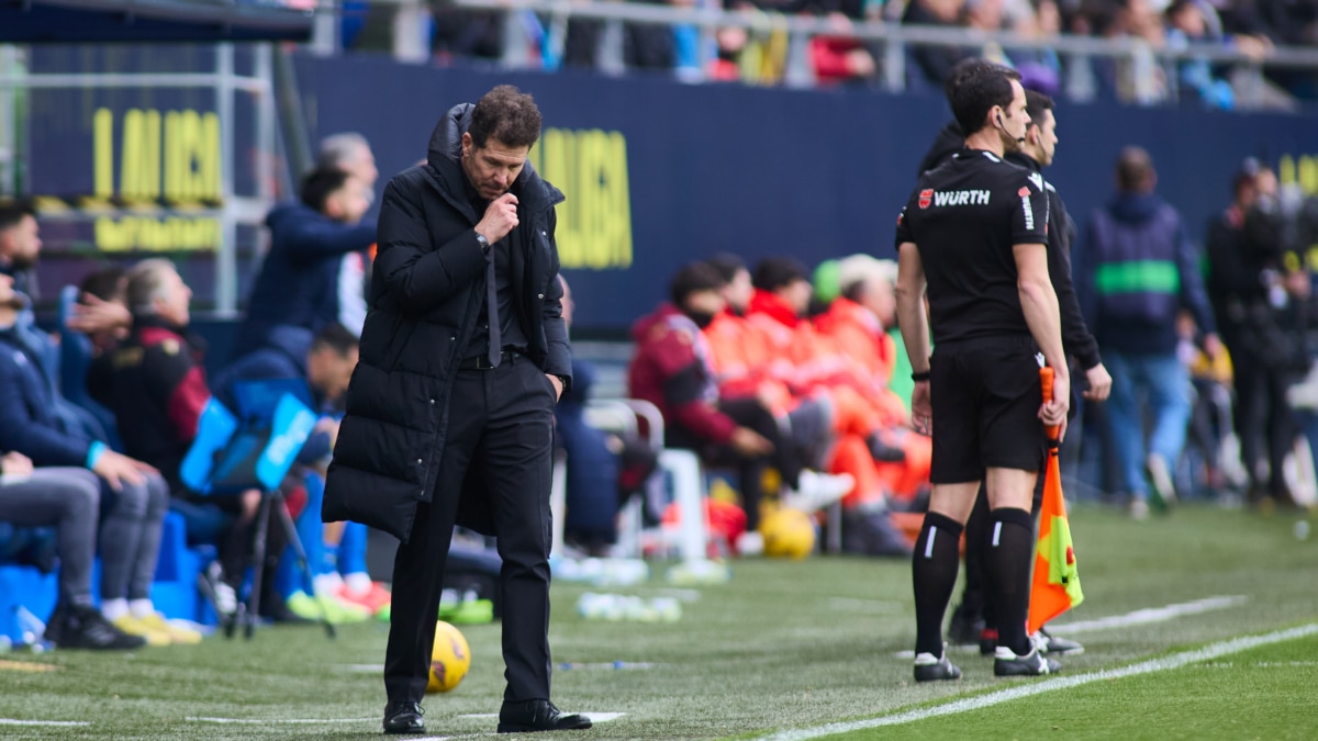 Diego Pablo 'Cholo' Simeone se lamenta en el Cádiz-Atlético de Madrid