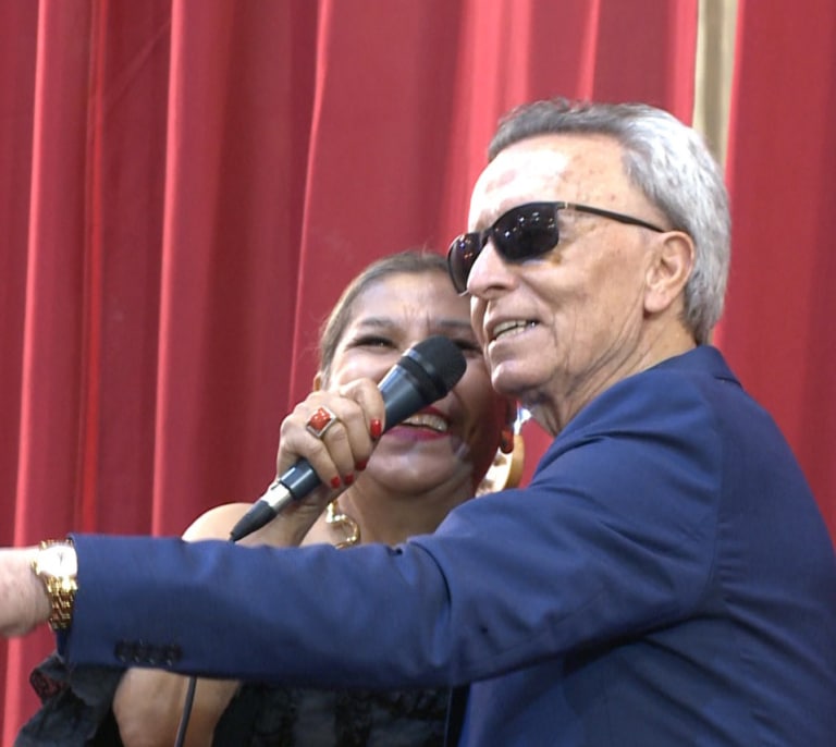 José Ortega Cano se desmadra y saca su lado 'showman' en el cumpleaños del padre Ángel