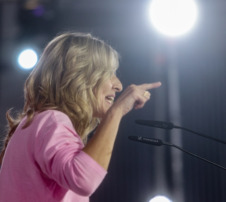 Yolanda Díaz escenifica su distanciamiento con Sánchez: "Si creen que pueden gobernar solos, se equivocan"